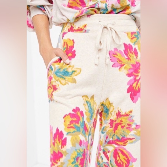 Anthropologie Pants - Anthropologie Saturday Sunday Camilla Floral Joggers (L)